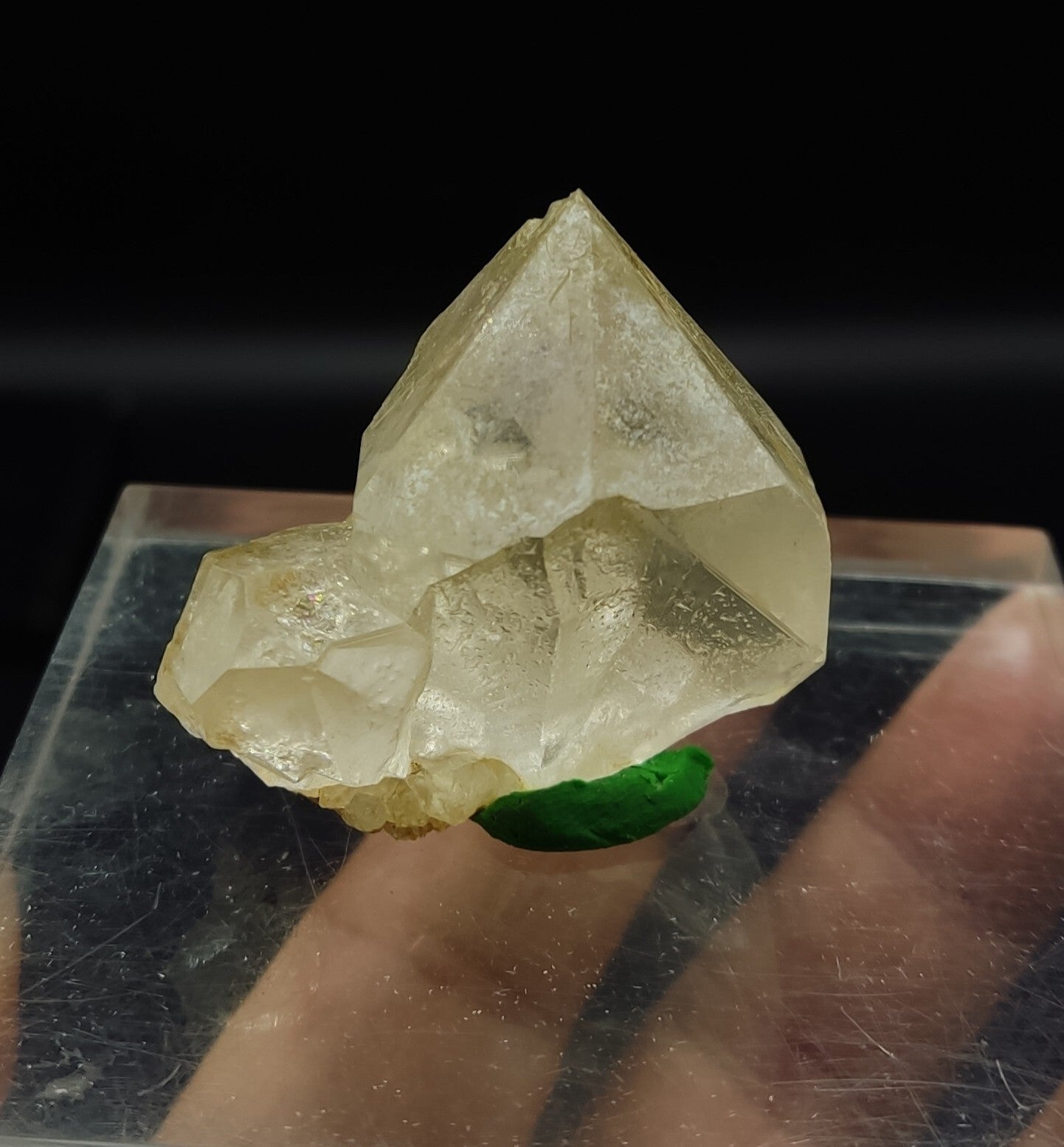 An Aesthetic terminated Quartz crystal specimen 46 grams