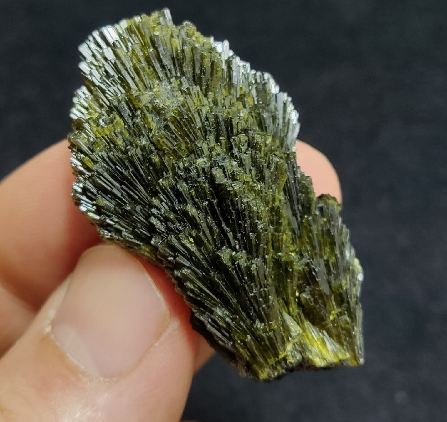 Single natural Epidote Crystal spray formations 21 grams