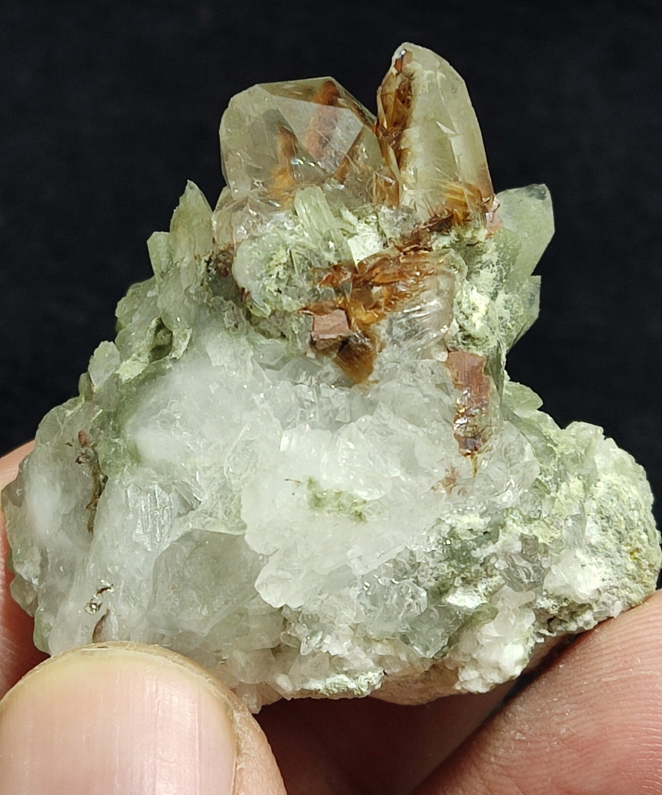 An Aesthetic terminated chlorite Quartz specimen with brookite 61 grams