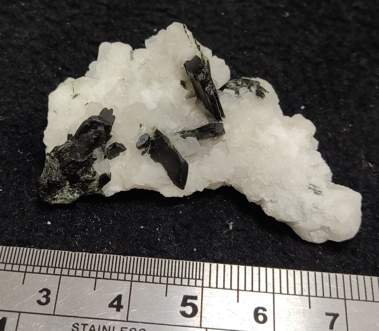 An aesthetic combo specimen of aegirine on albite 18 grams