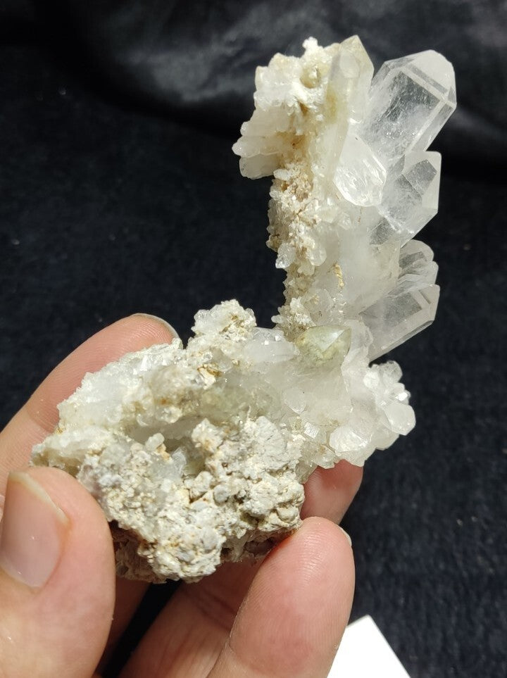 Natural quartz Cluster specimen 144 grams