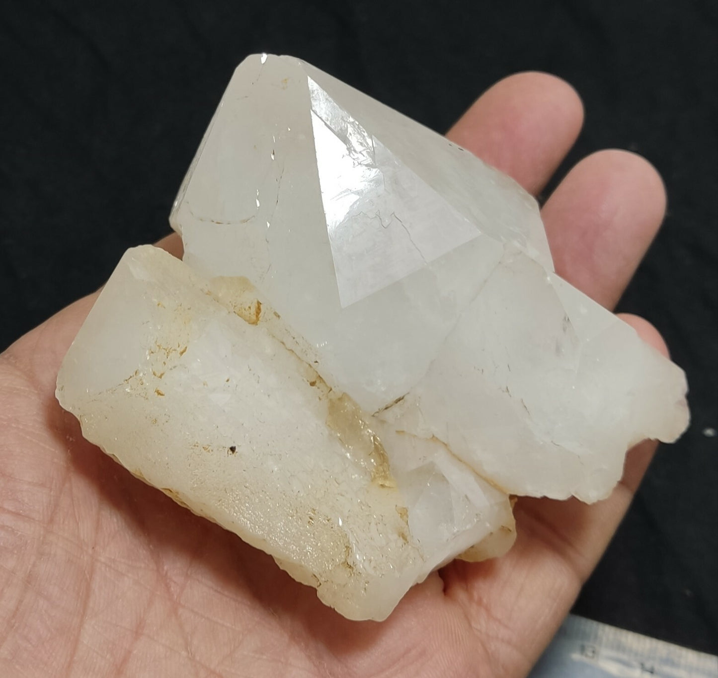 A very Aesthetic Natural beautifully terminated Quartz crystal 266 grams