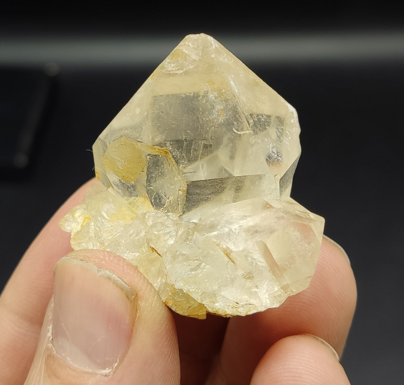 An Aesthetic terminated Quartz crystal specimen 46 grams