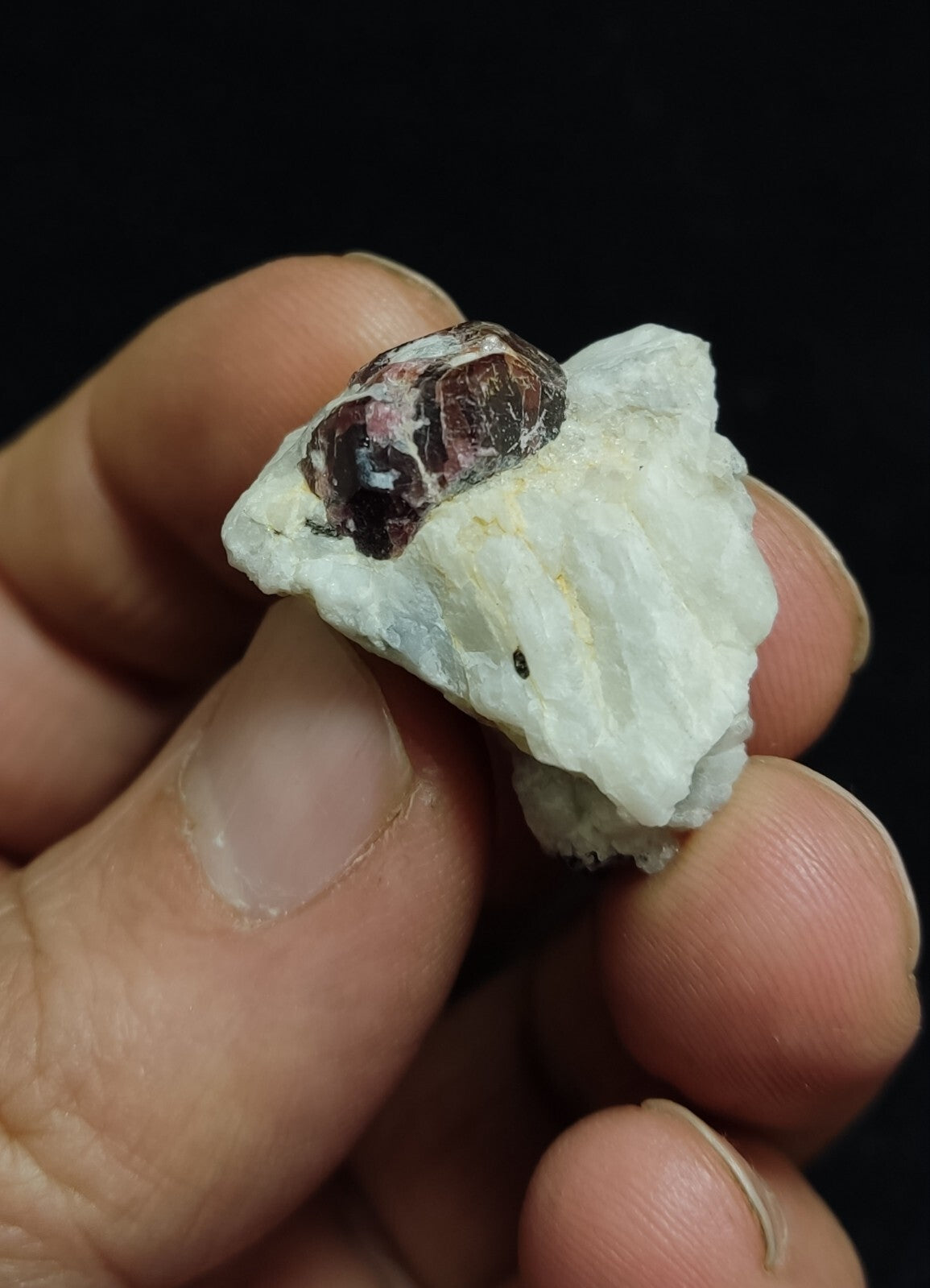 An aesthetic specimen of spessartine garnet on albite/feldspar 13 grams