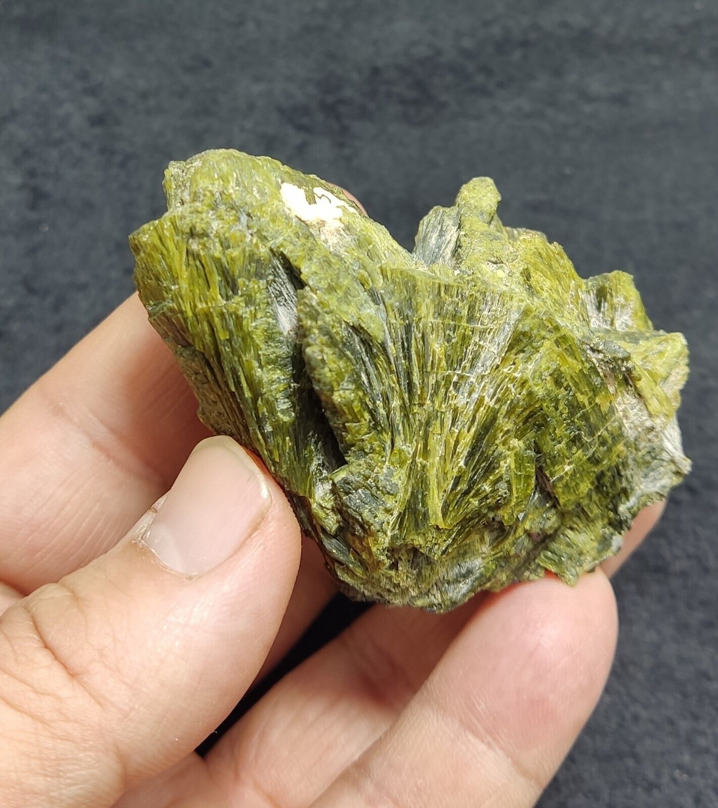 A very Aesthetic Natural beautifully terminated epidote specimen 162 grams
