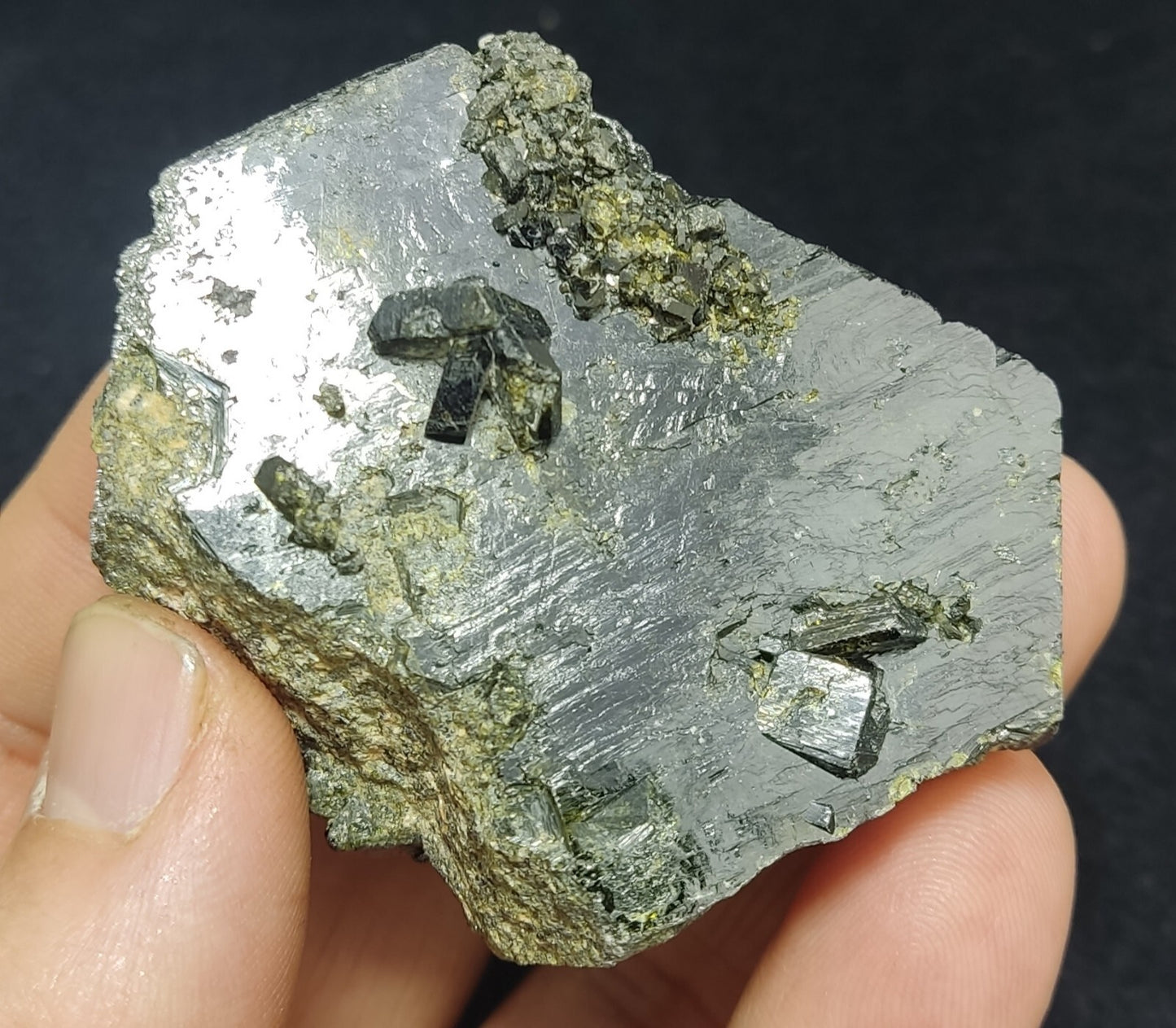 An Aesthetic Natural terminated epidote crystal specimen 102 grams