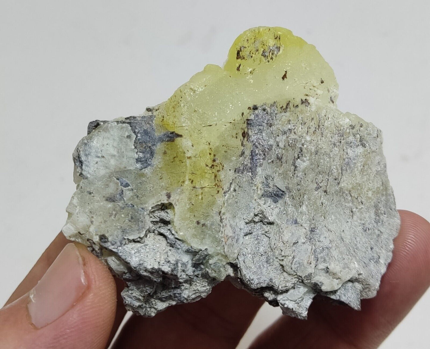 An Aesthetic Natural specimen of brucite with chromite 41 grams