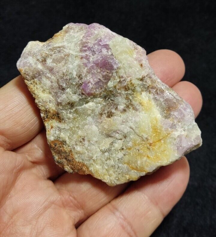 106 grams Tenebrescent Highly Fluorescent Hackmanite Specimen