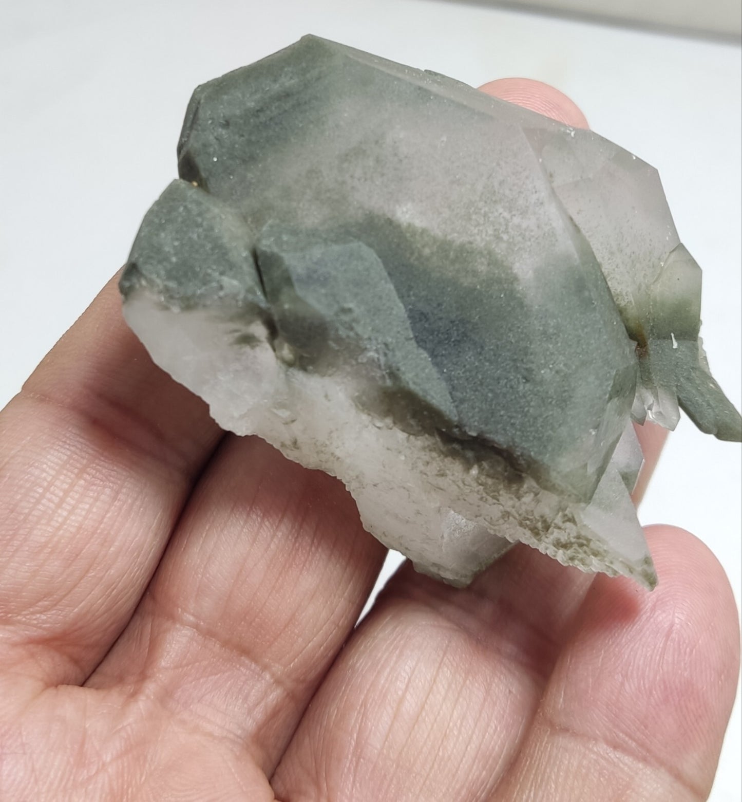 A very Aesthetic Natural beautifully terminated Chlorite Quartz crystal 88 grams