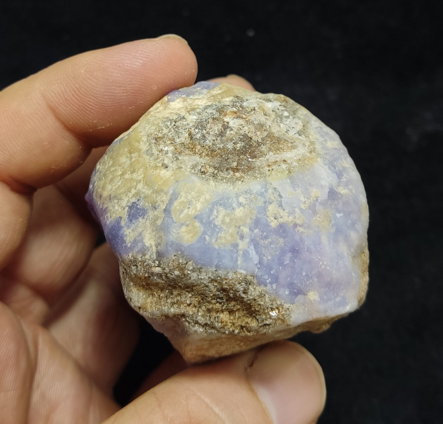 An Aesthetic Natural fluorescent rough Hackmanite specimen 199 grams