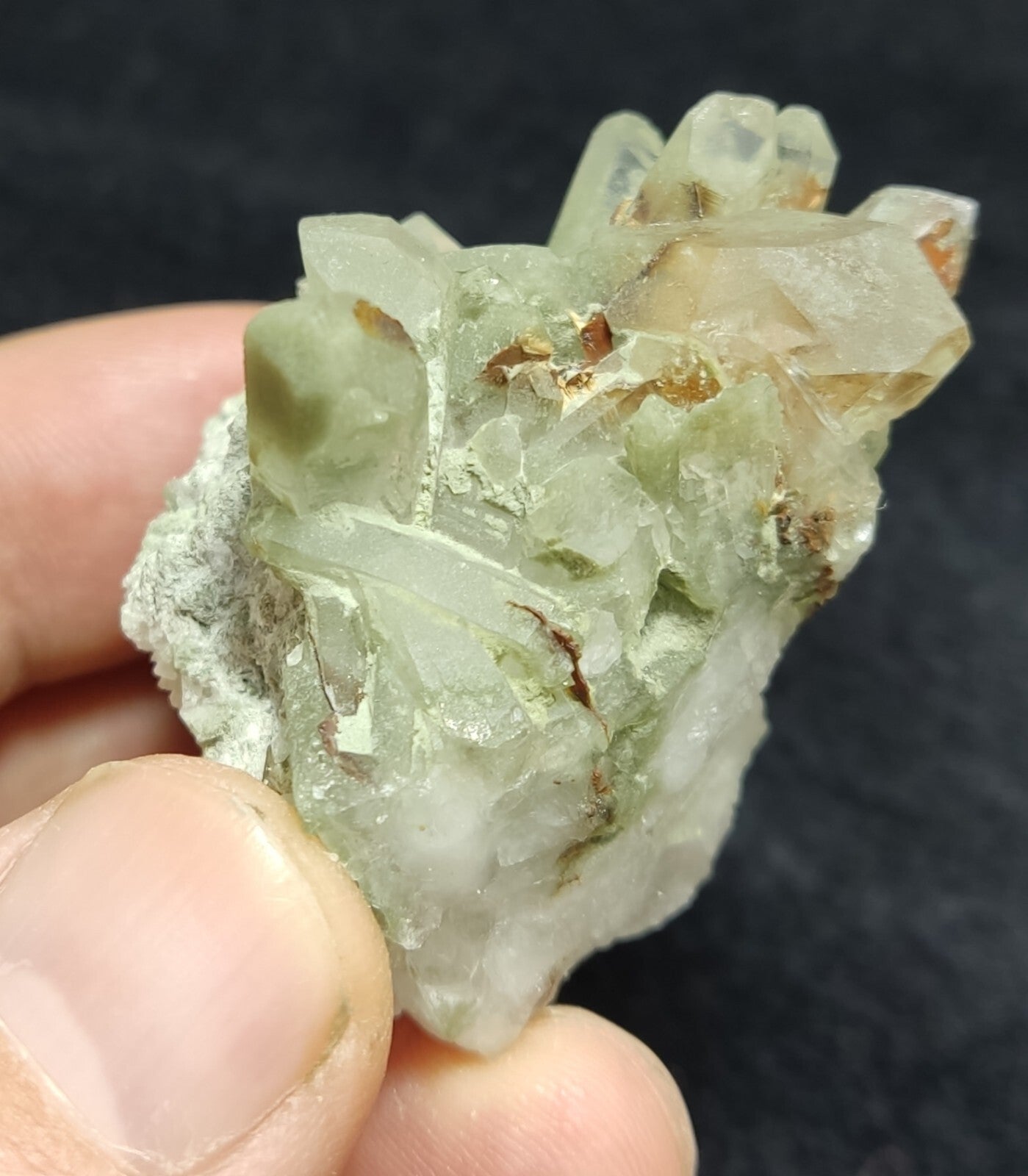 An Aesthetic terminated chlorite Quartz specimen with brookite 61 grams