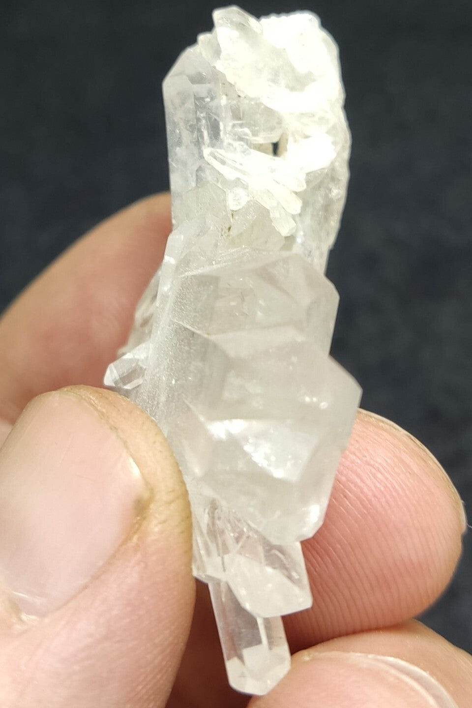 An Aesthetic terminated clear quartz cluster  17 grams