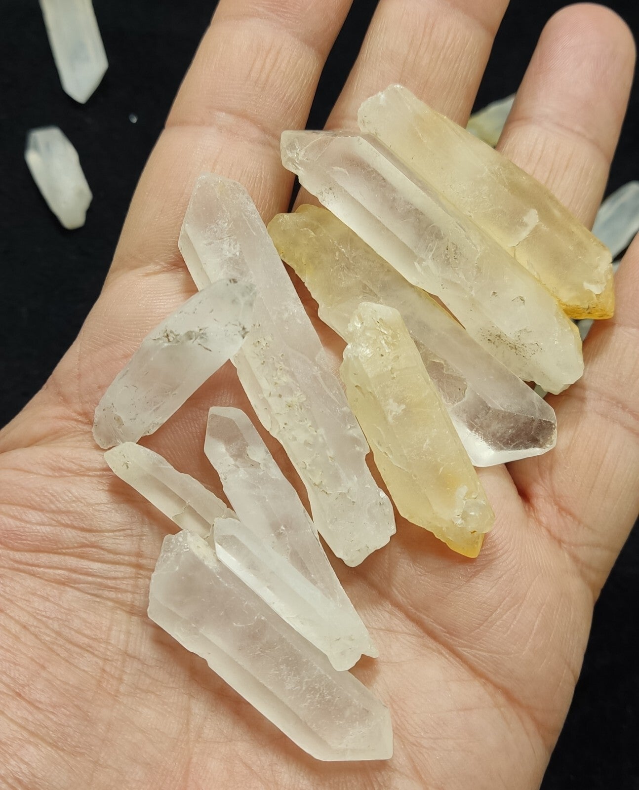 Natural quartz Crystals 200 grams