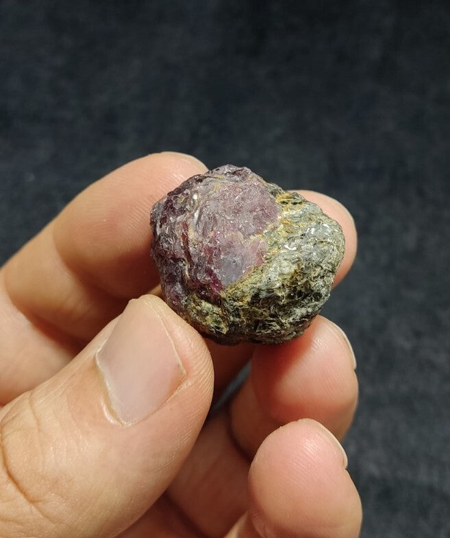 Natural Garnet Variety Almandine with Schist/Mica 29 grams