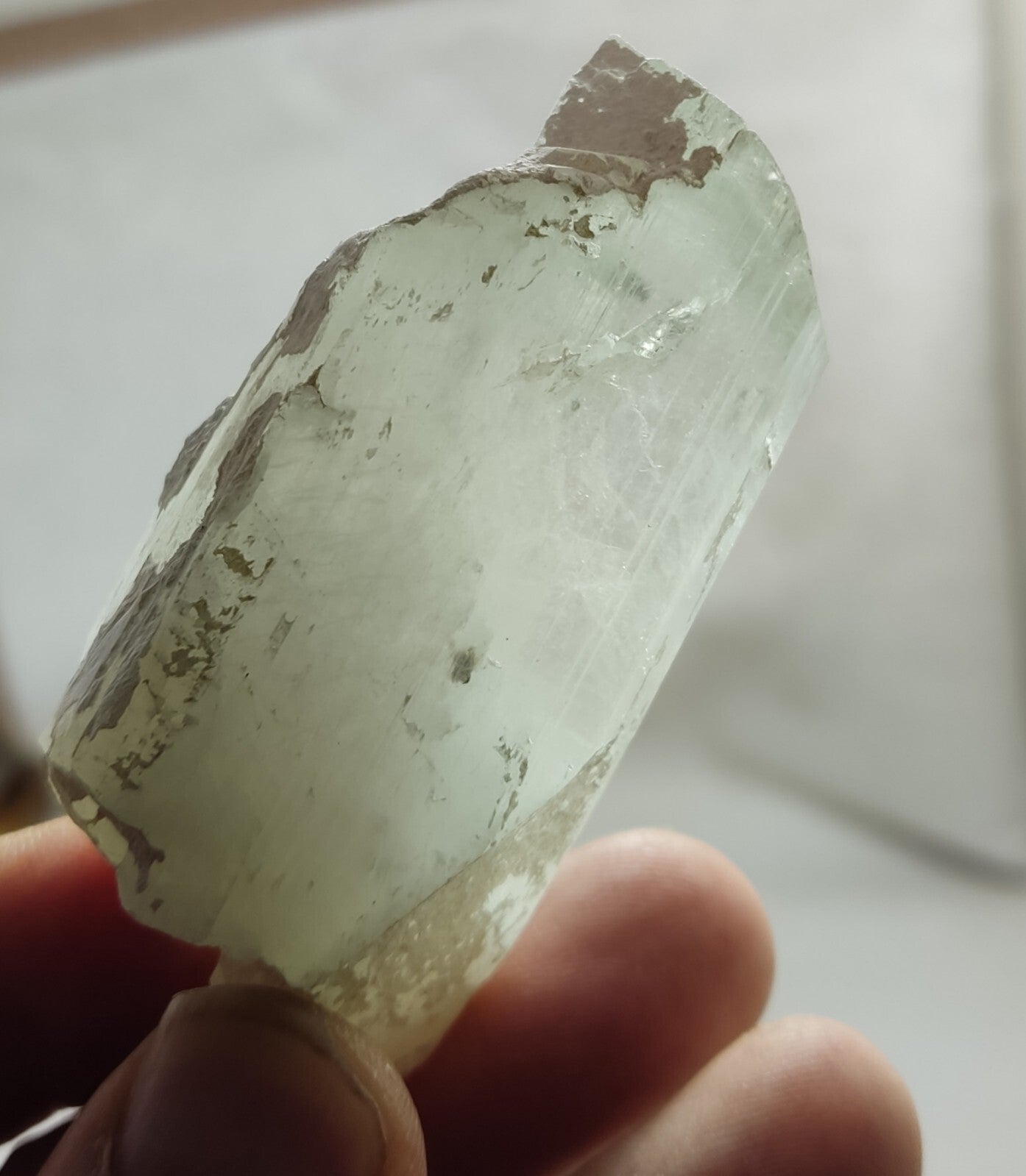 An Aesthetic terminated spodumene floater crystal specimen 92 grams