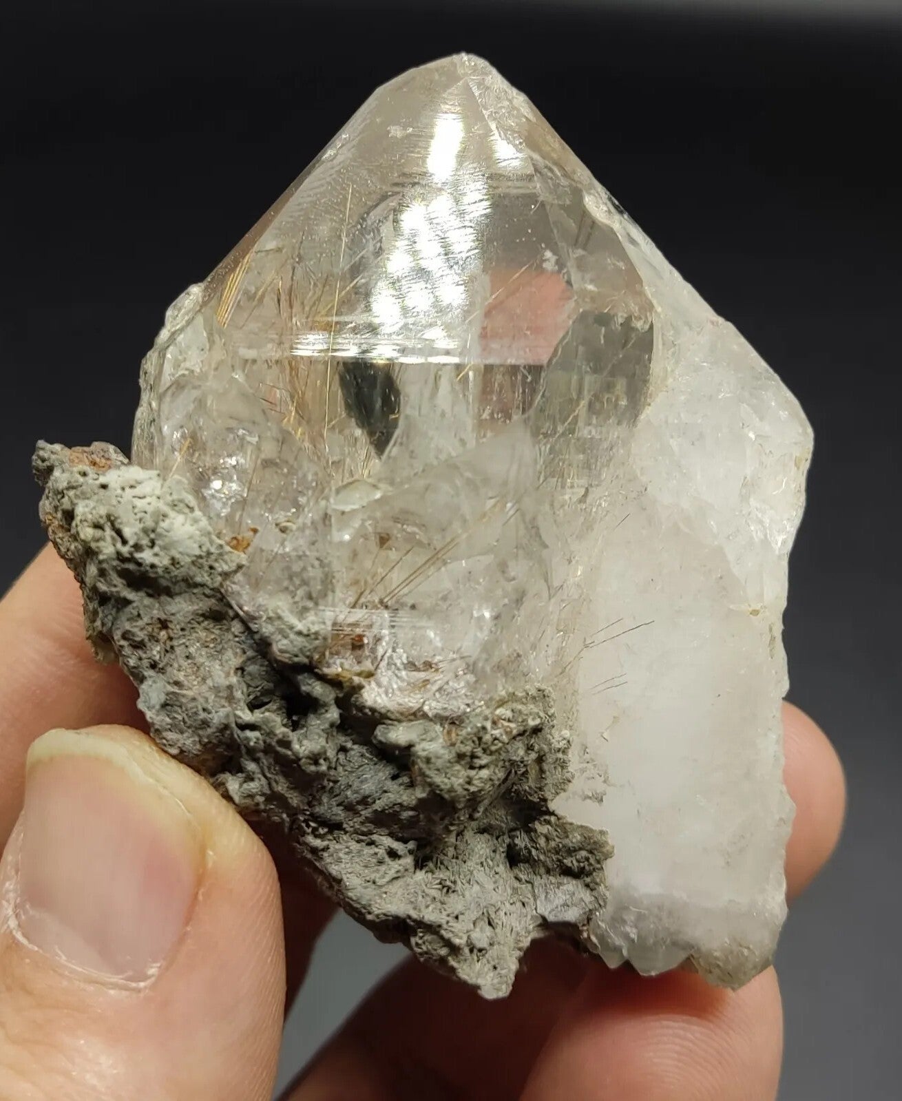 An Aesthetic specimen of rutiles included quartz crystal 148 grams