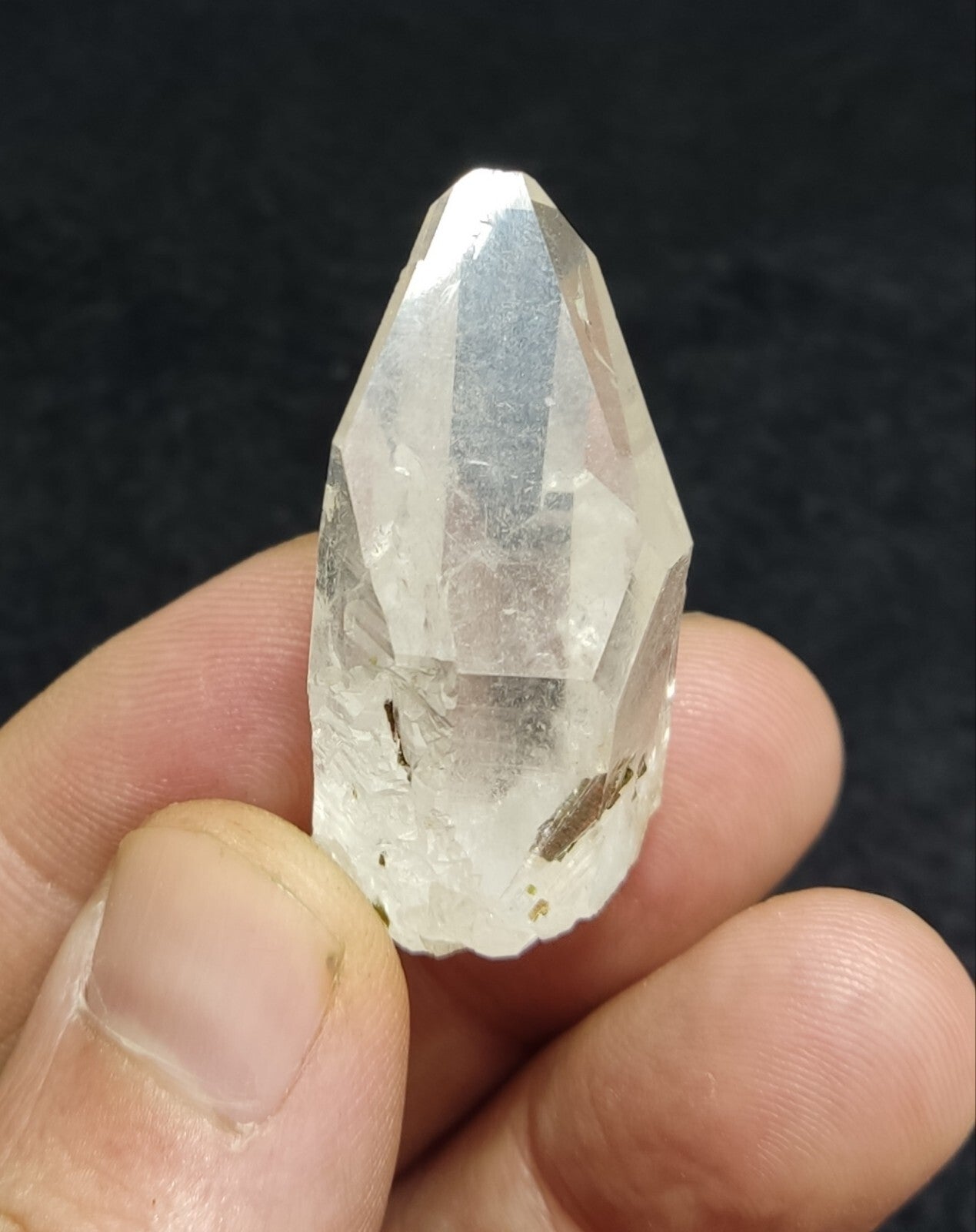 An Aesthetic terminated clear quartz with some epidote inclusions 20 grams