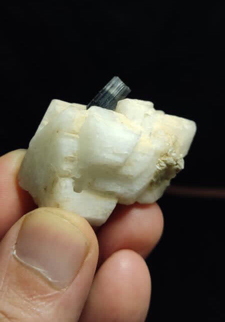 Tourmaline on albite 36g, 5x3x2.5cm