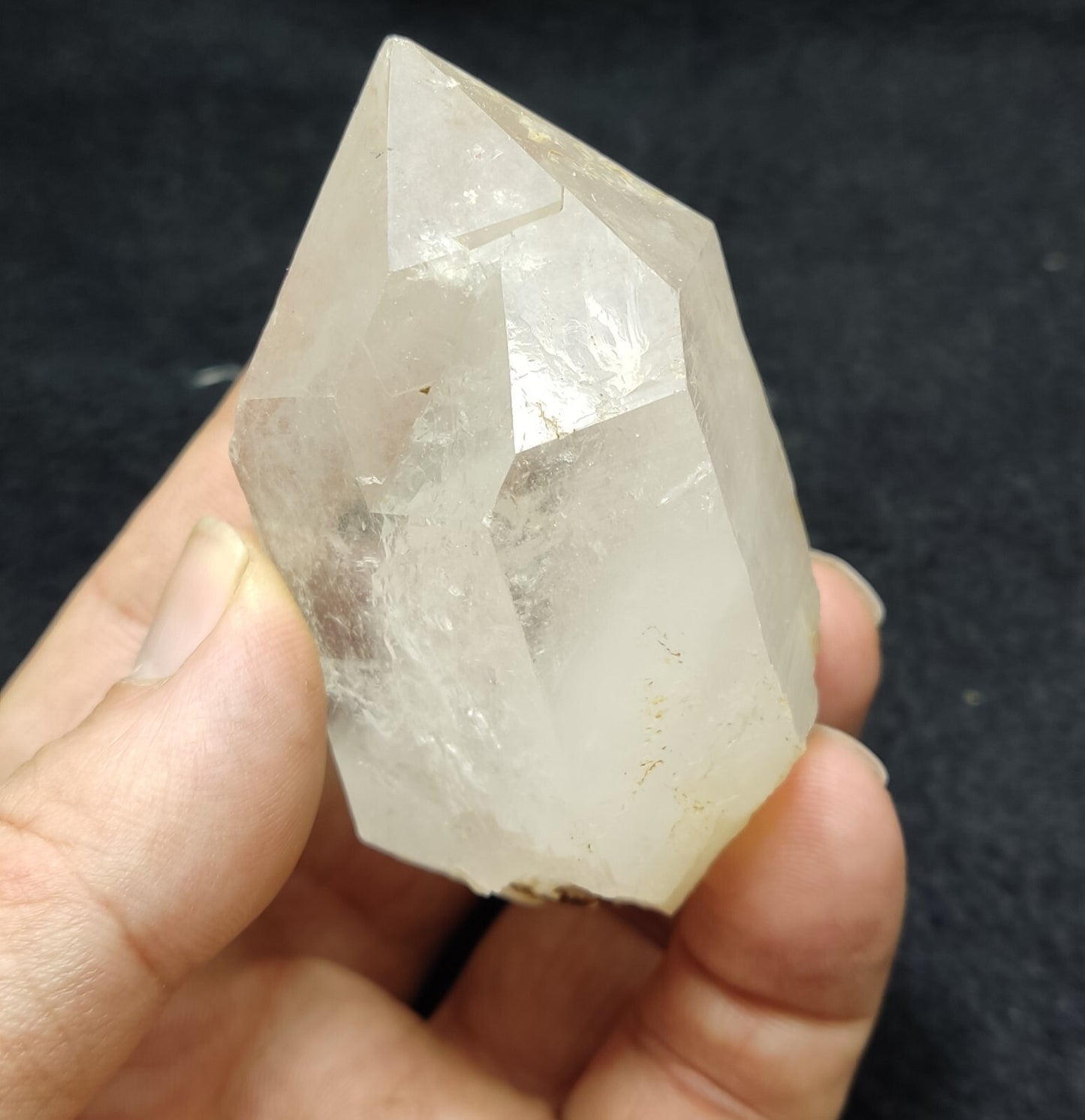 An Aesthetic specimen of quartz crystal specimen 162 grams