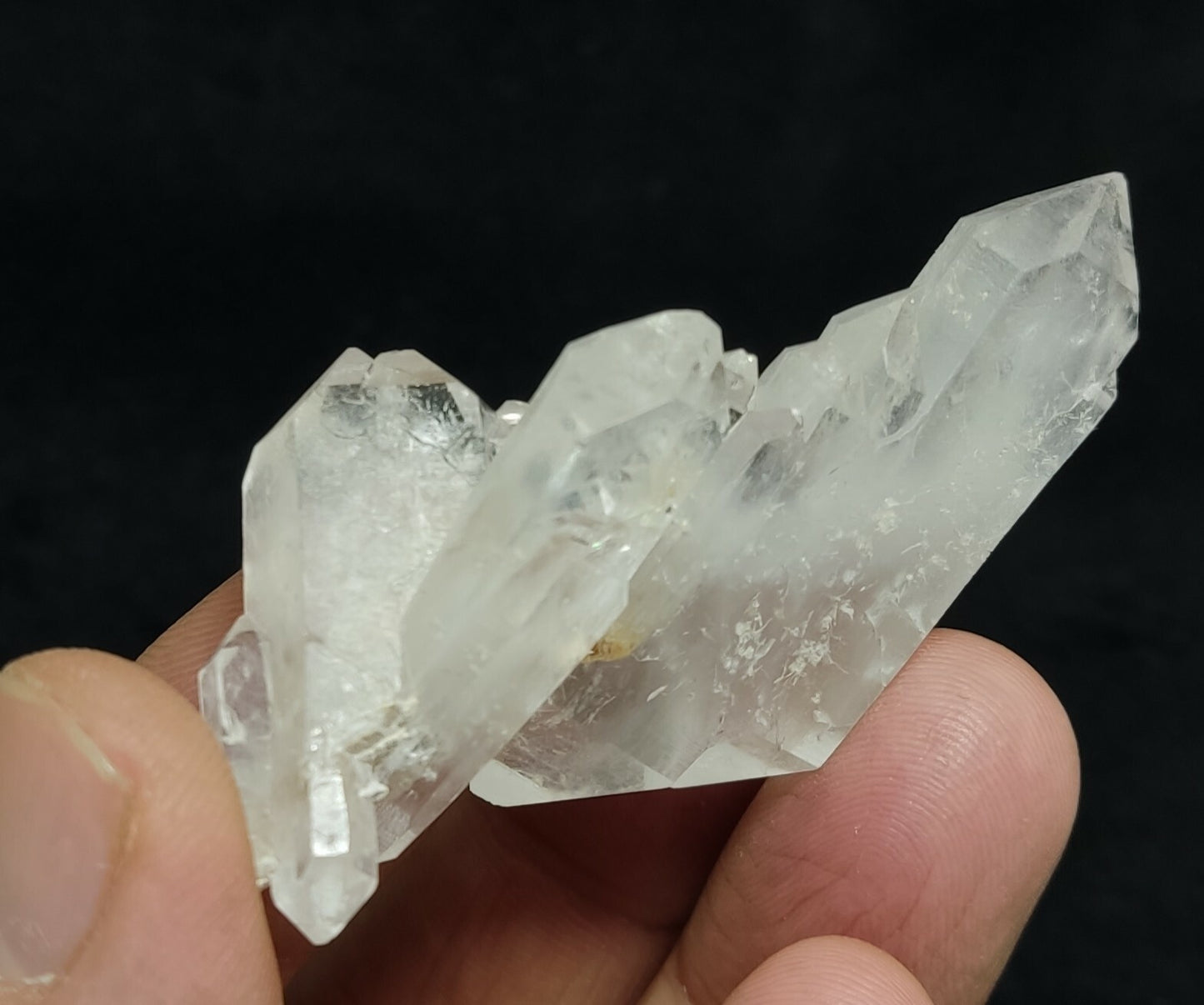 An amazing specimen of terminated faden Quartz crystal 27 grams