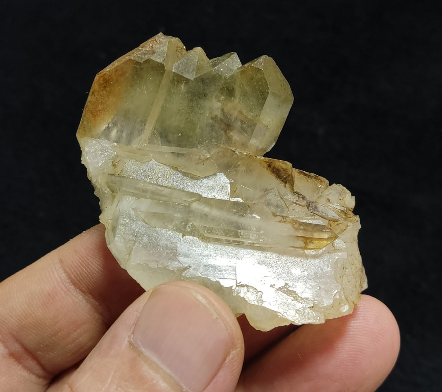 An Aesthetic Natural terminated quartz with Chlorite inclusions 40 grams