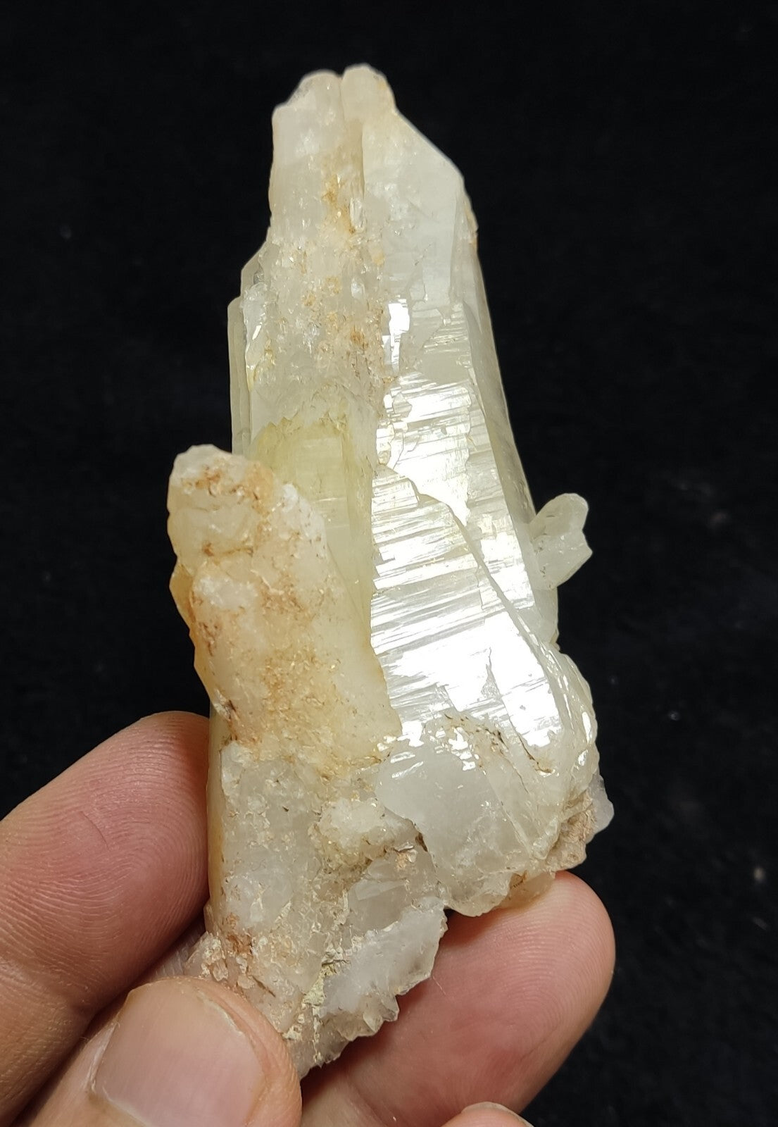 An Aesthetic terminated specimen of Quartz cluster 89 grams