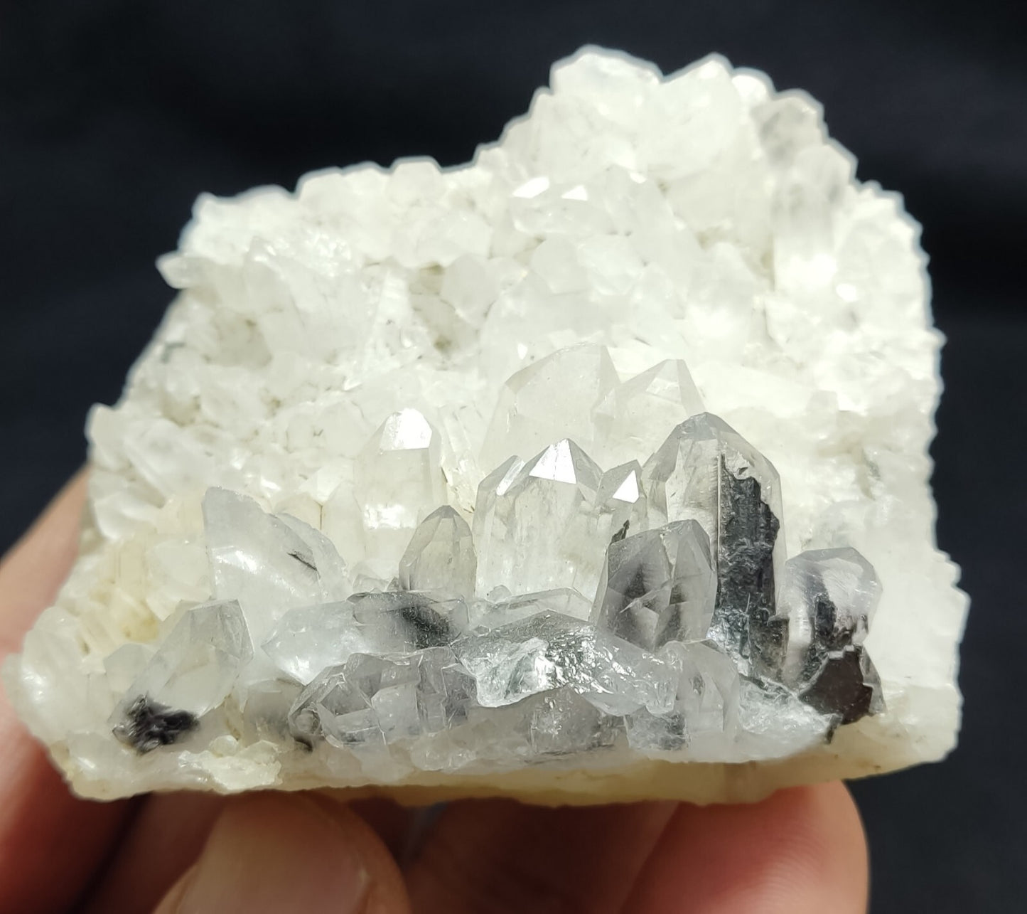 A very Aesthetic Natural terminated brookite Quartz cluster 161 grams