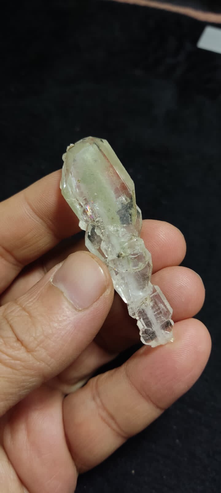 Fully Terminated Faden  Quartz with Chloride  Inclusions 12 Grams.