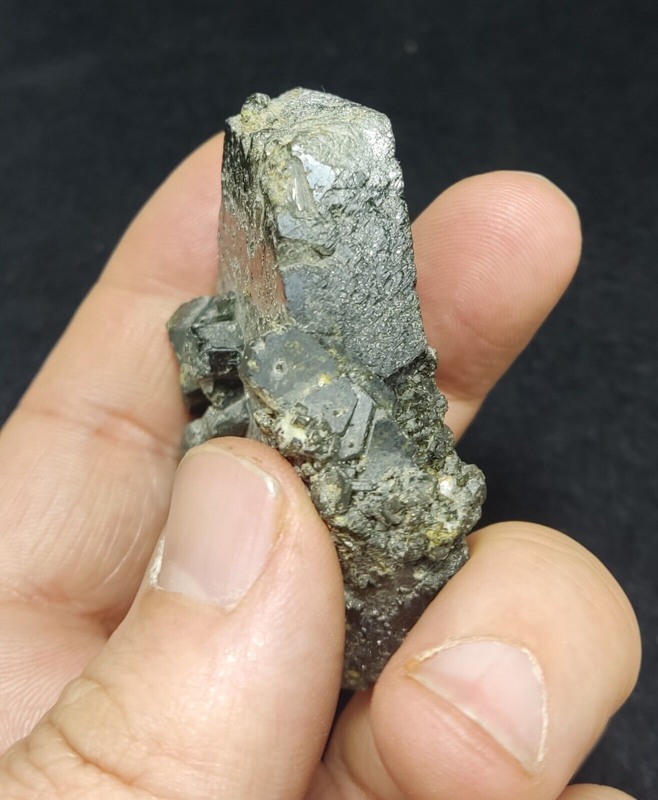 An Aesthetic Natural terminated epidote crystal specimen 102 grams