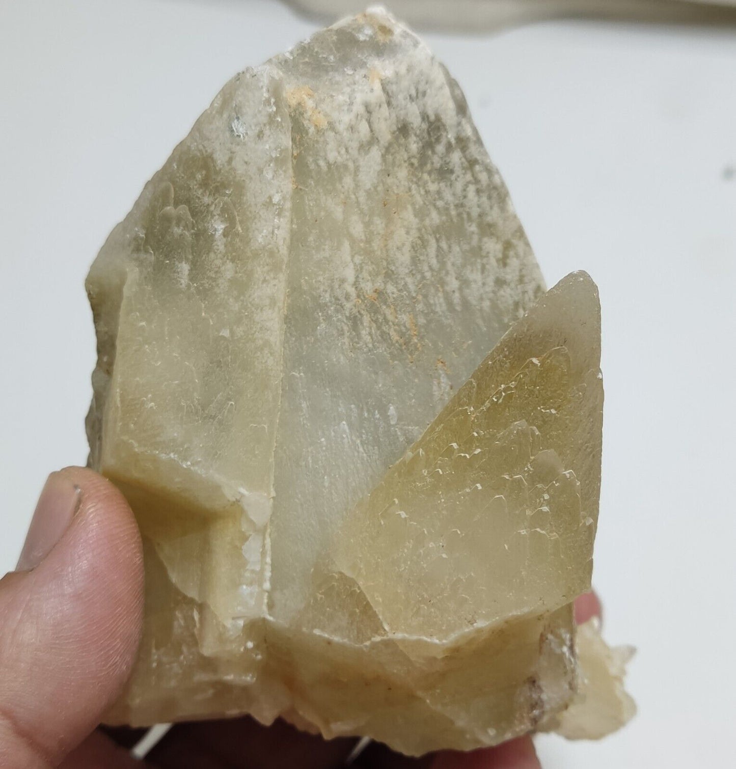 480 gram Natural beautifully terminated calcite