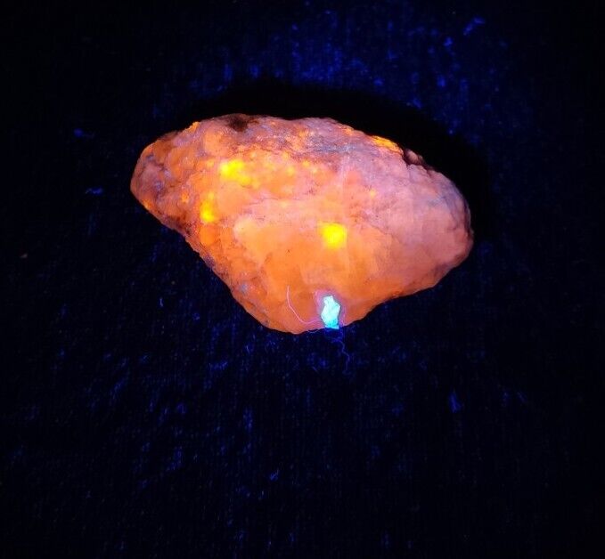 38 grams Tenebrescent Highly Fluorescent Hackmanite Specimen