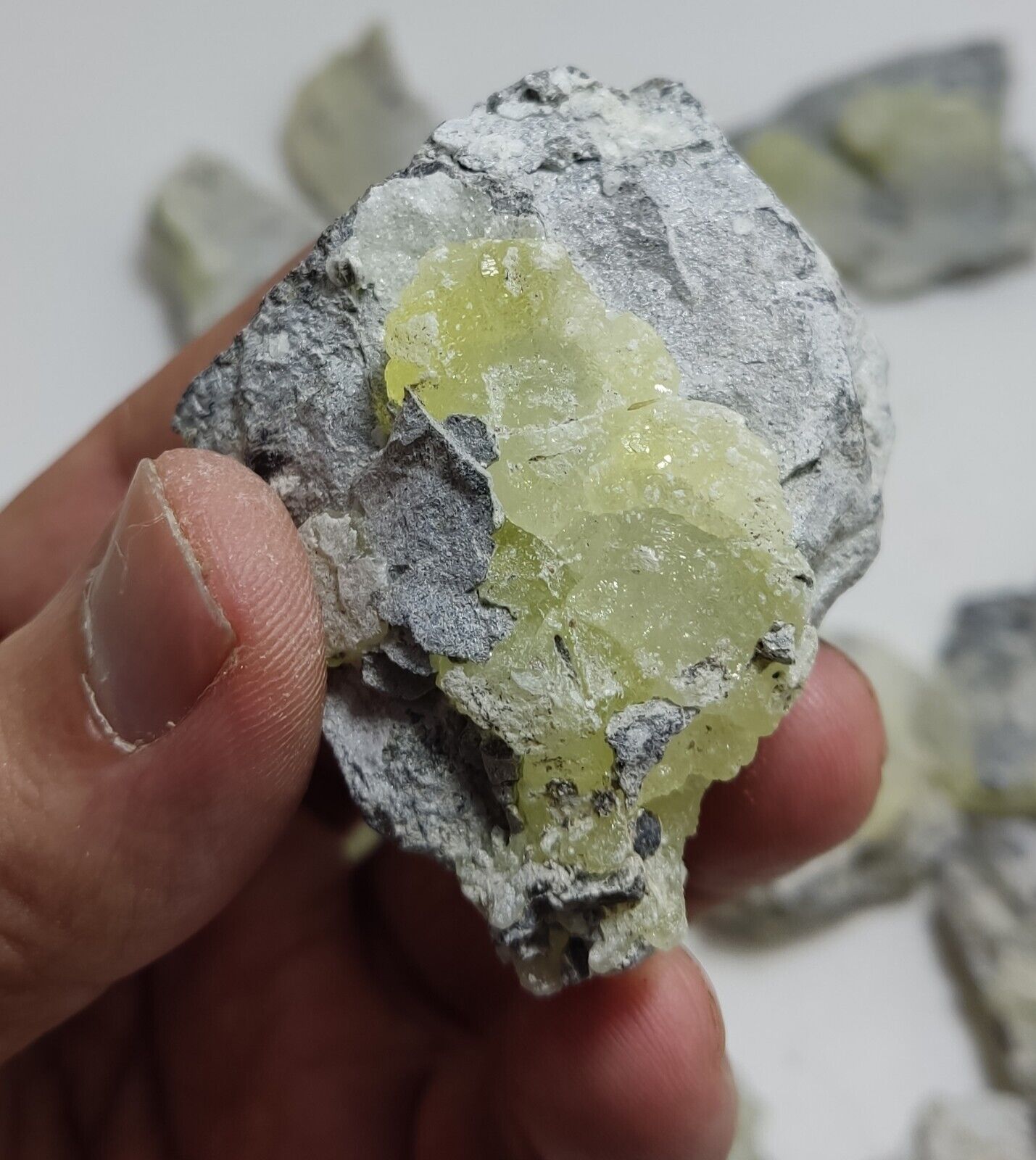 920 grams Brucite on matrix