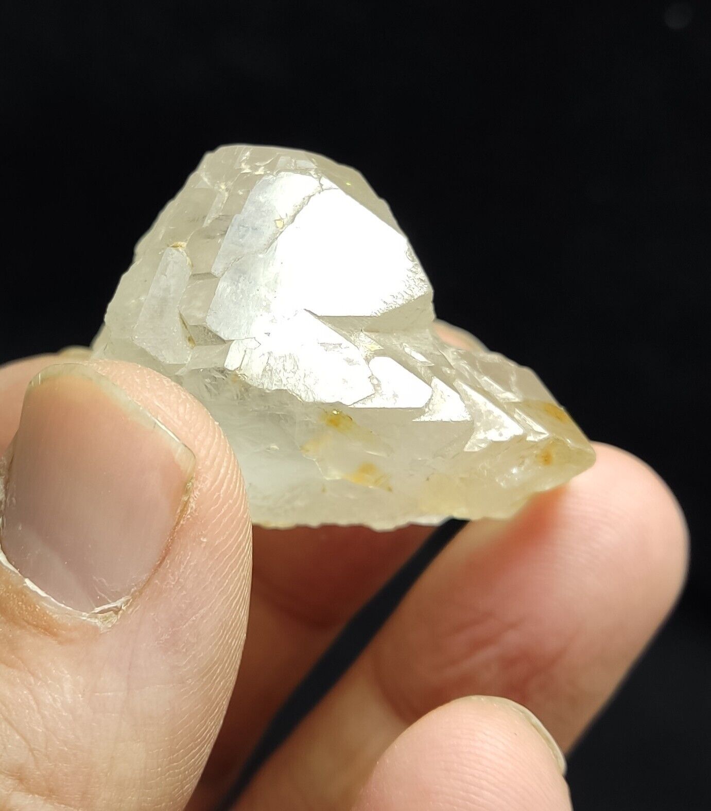 A very Aesthetic Natural terminated gwindel like Quartz crystal 38 grams