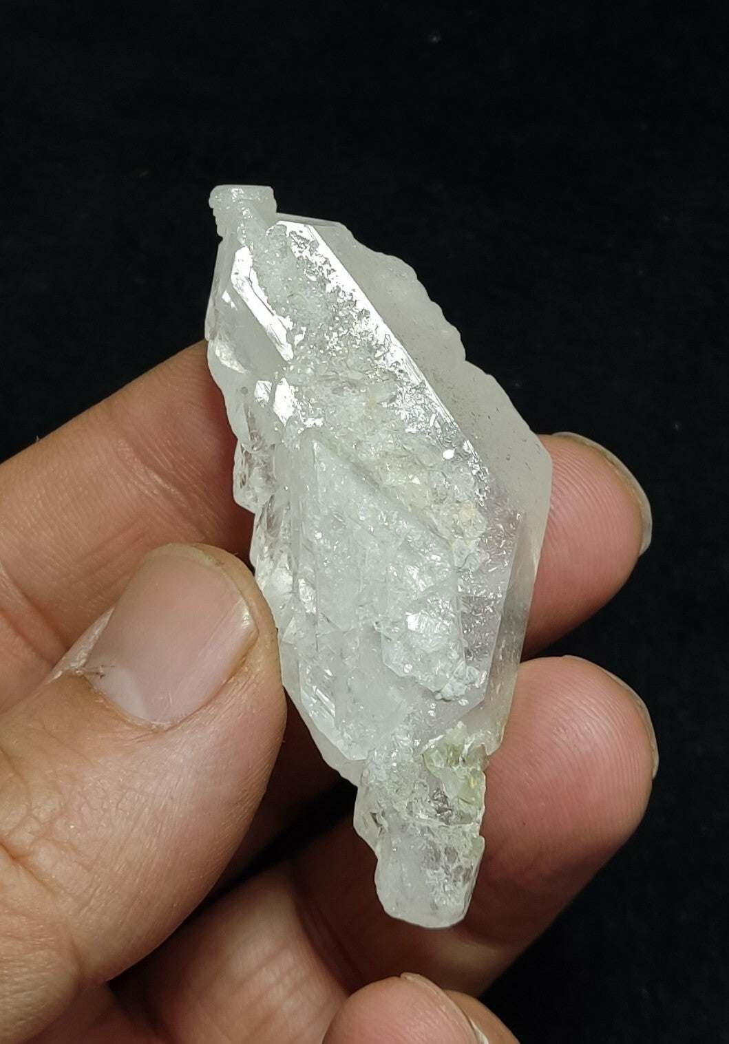 An amazing specimen of terminated faden Quartz crystal 26 grams