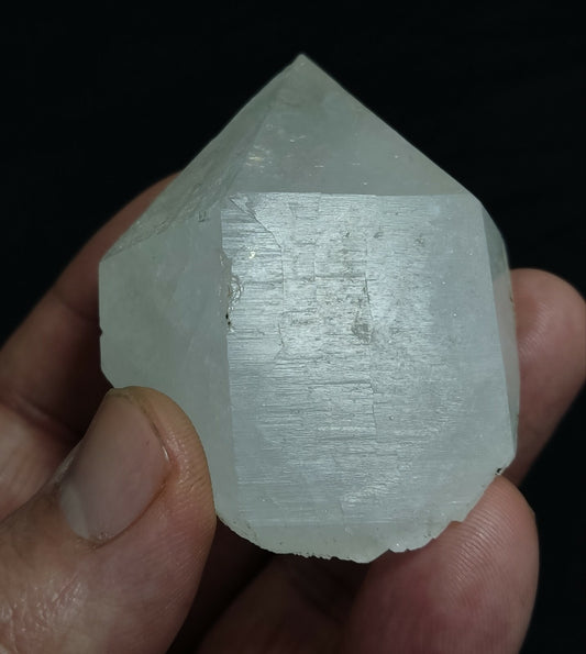 A very Aesthetic Natural beautifully terminated Quartz crystal 96 grams
