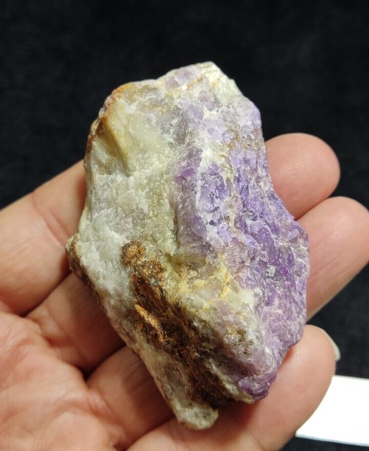 106 grams Tenebrescent Highly Fluorescent Hackmanite Specimen