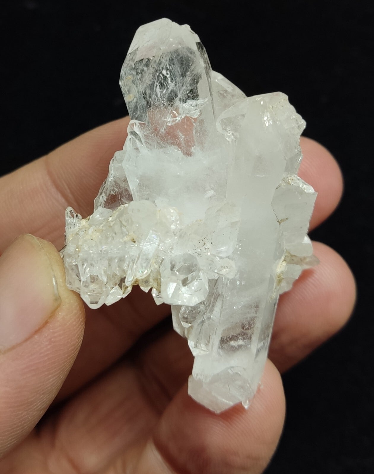 An Aesthetic Natural beautifully terminated Quartz cluster 28 grams