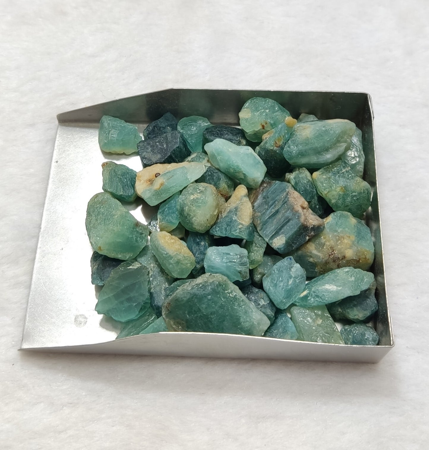 52 grams Rare grandidierite