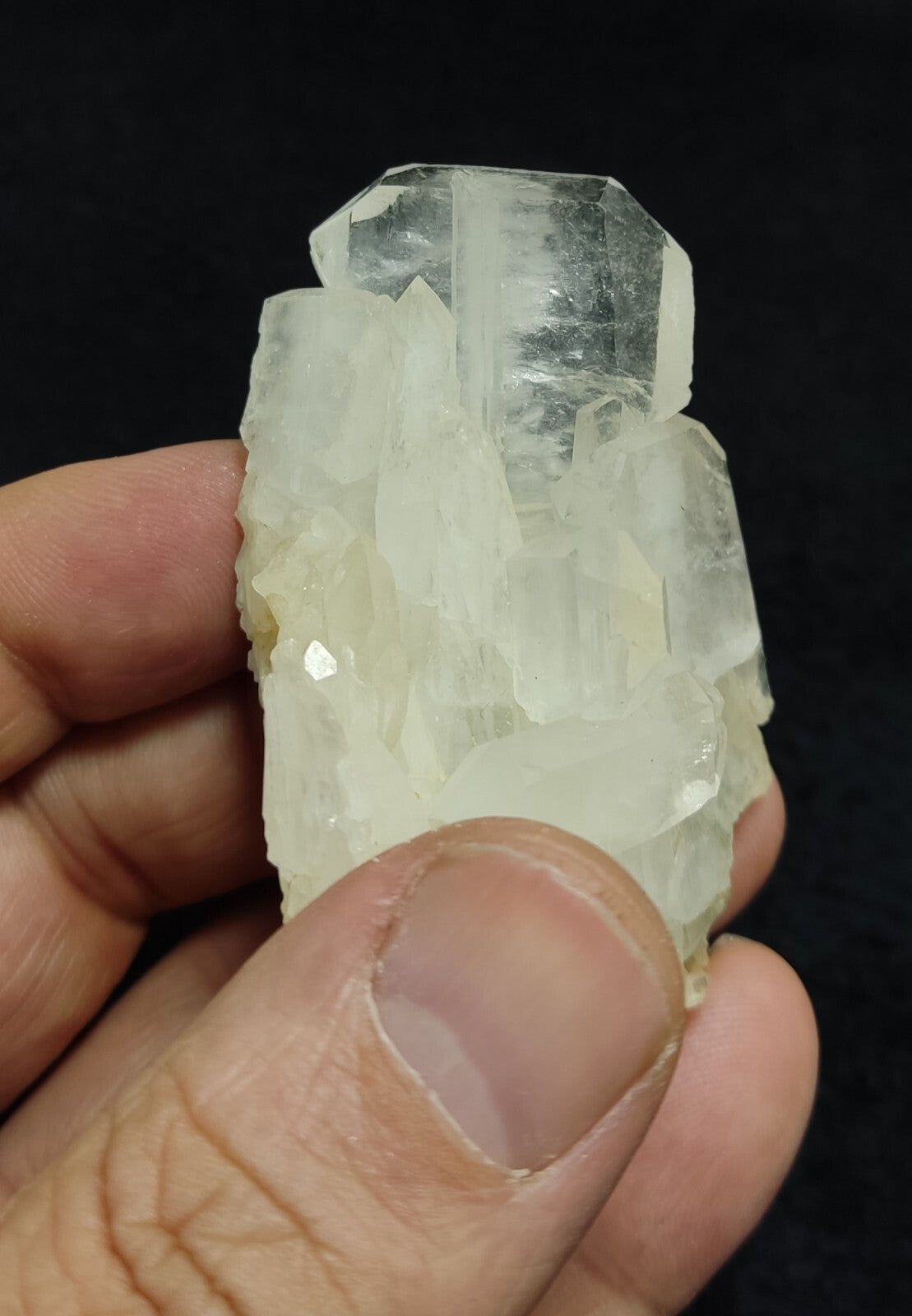 An Aesthetic Natural Faden Quartz specimen 63 grams