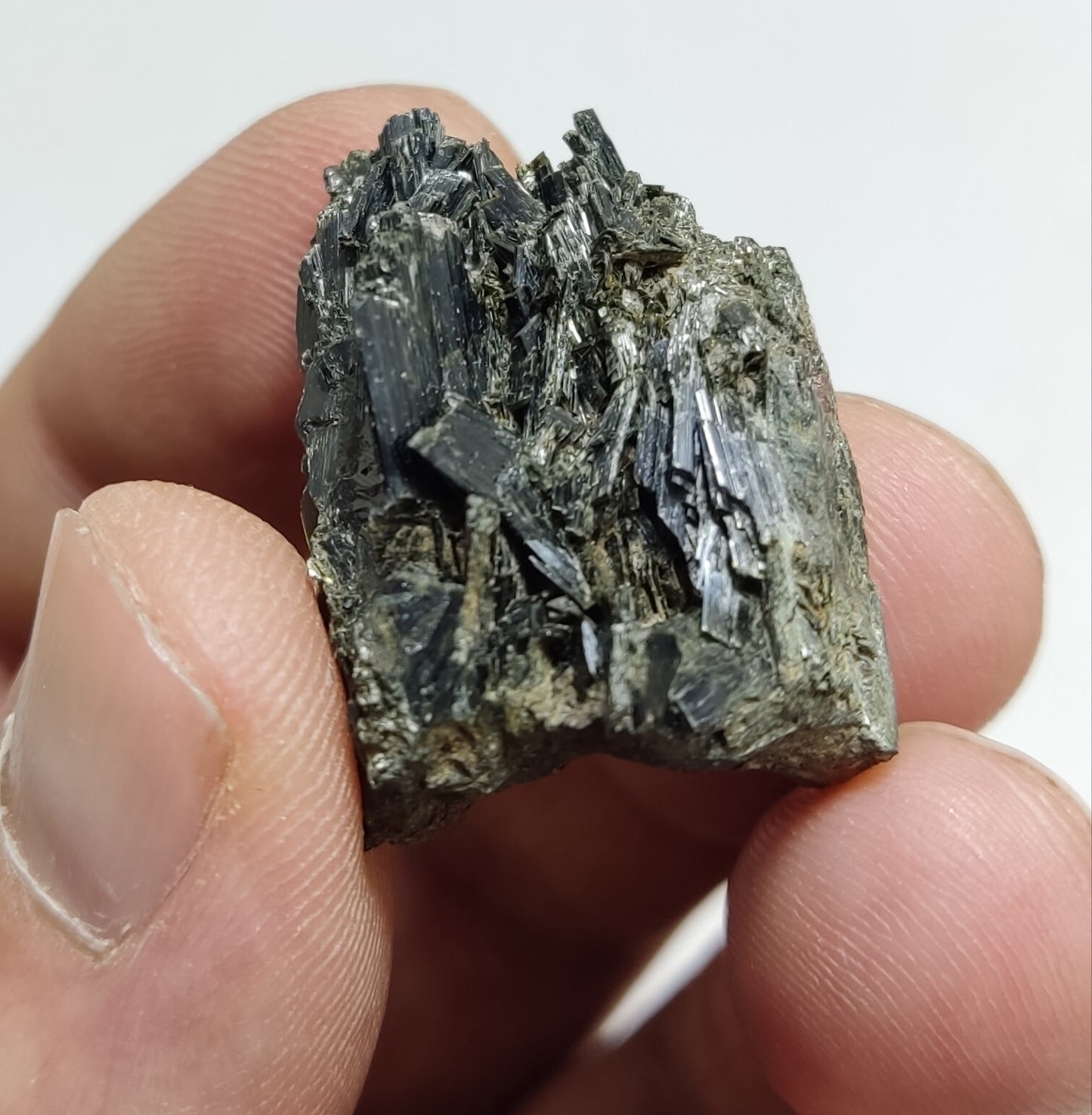 An aesthetic specimen of terminated aegirine crystal cluster 12 grams