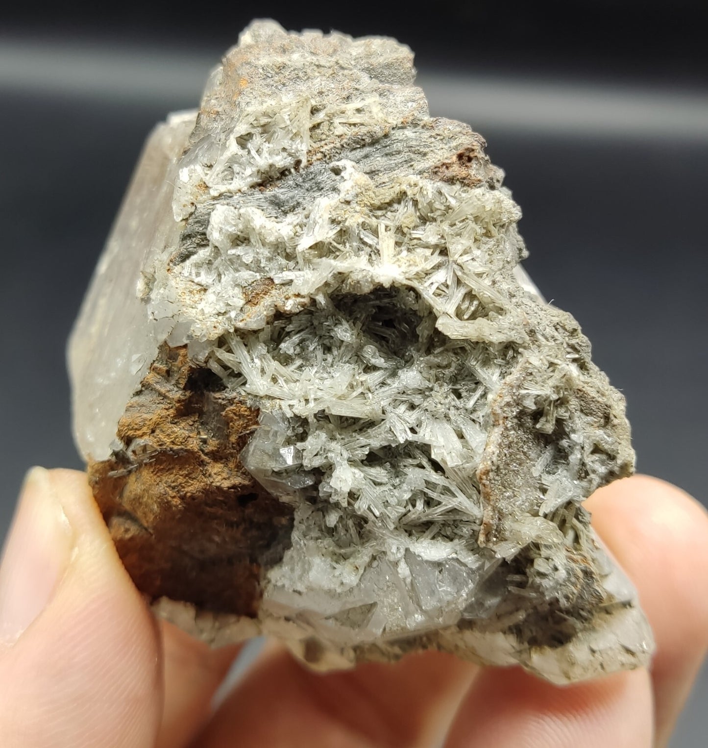 An Aesthetic specimen of rutiles included quartz crystal 148 grams