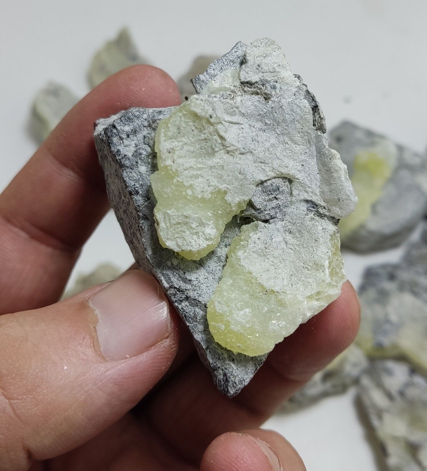 920 grams Brucite on matrix