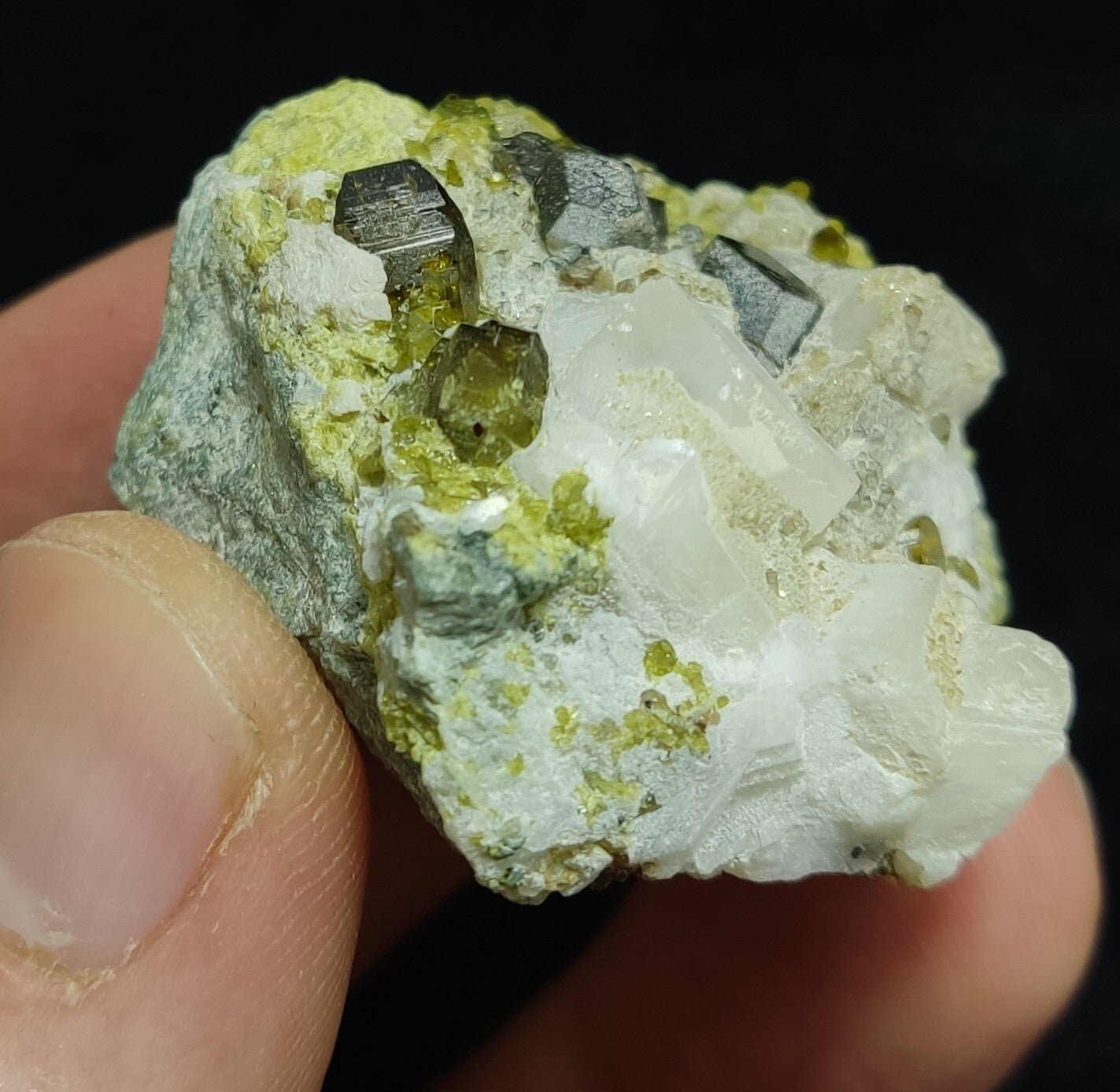 Andradite garnets on matrix with epidote and calcite 41 grams