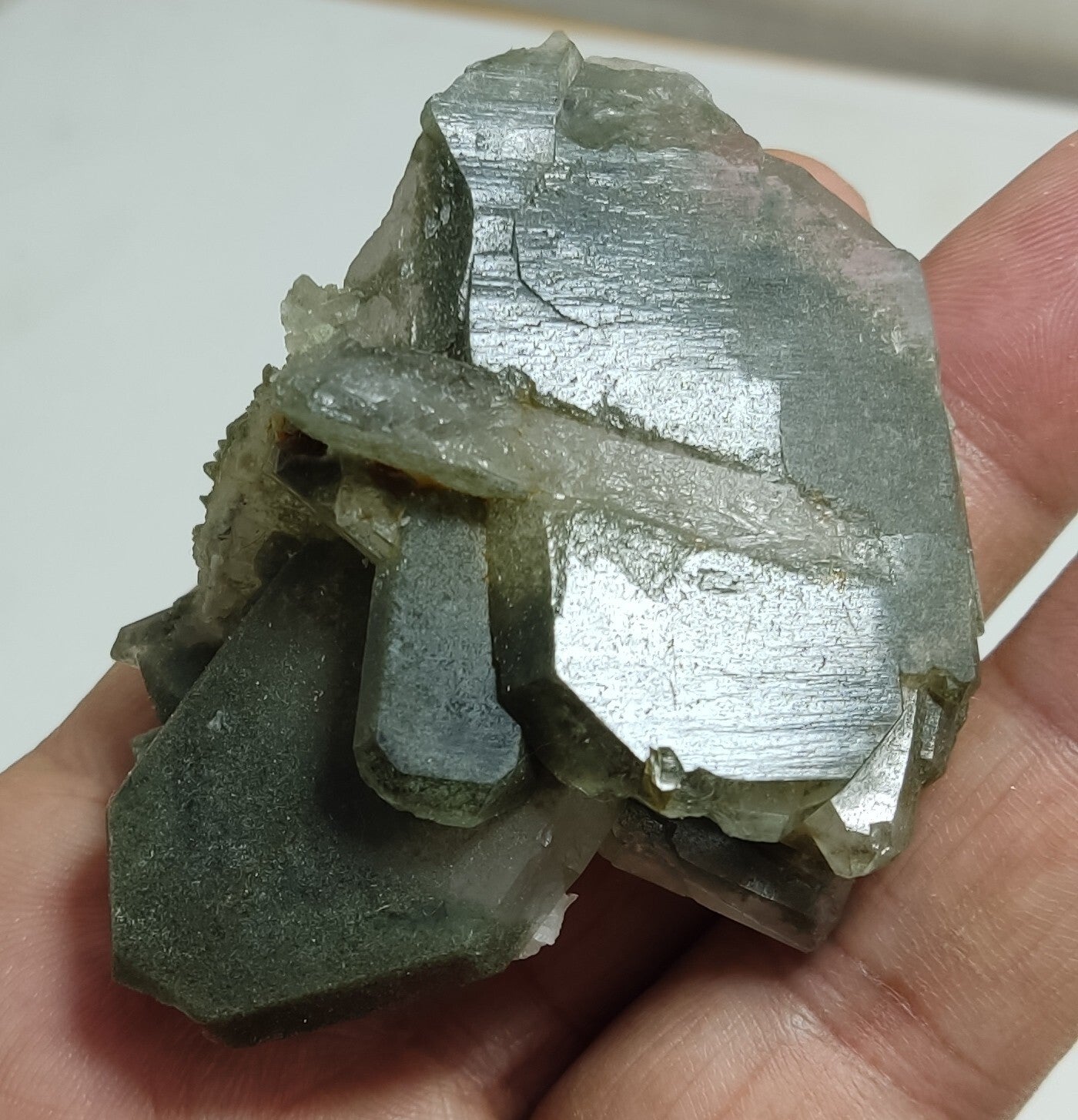 An Aesthetic Natural terminated quartz with Chlorite inclusions 82 grams