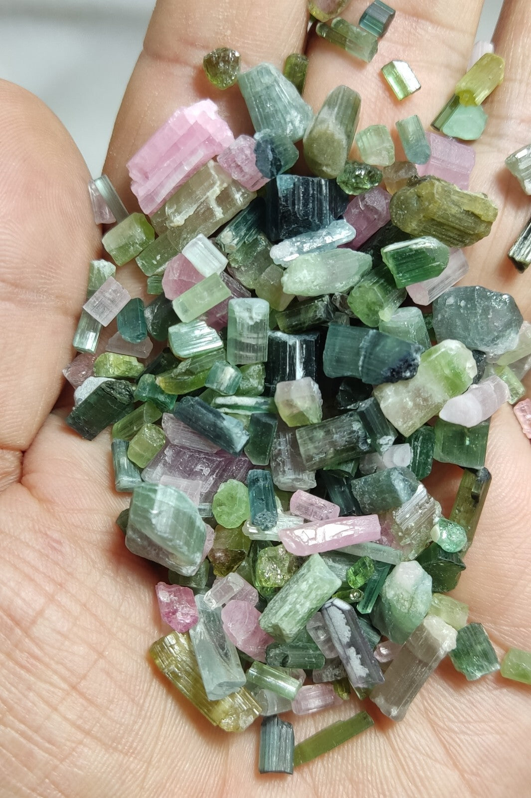 280 grams tourmaline crystals