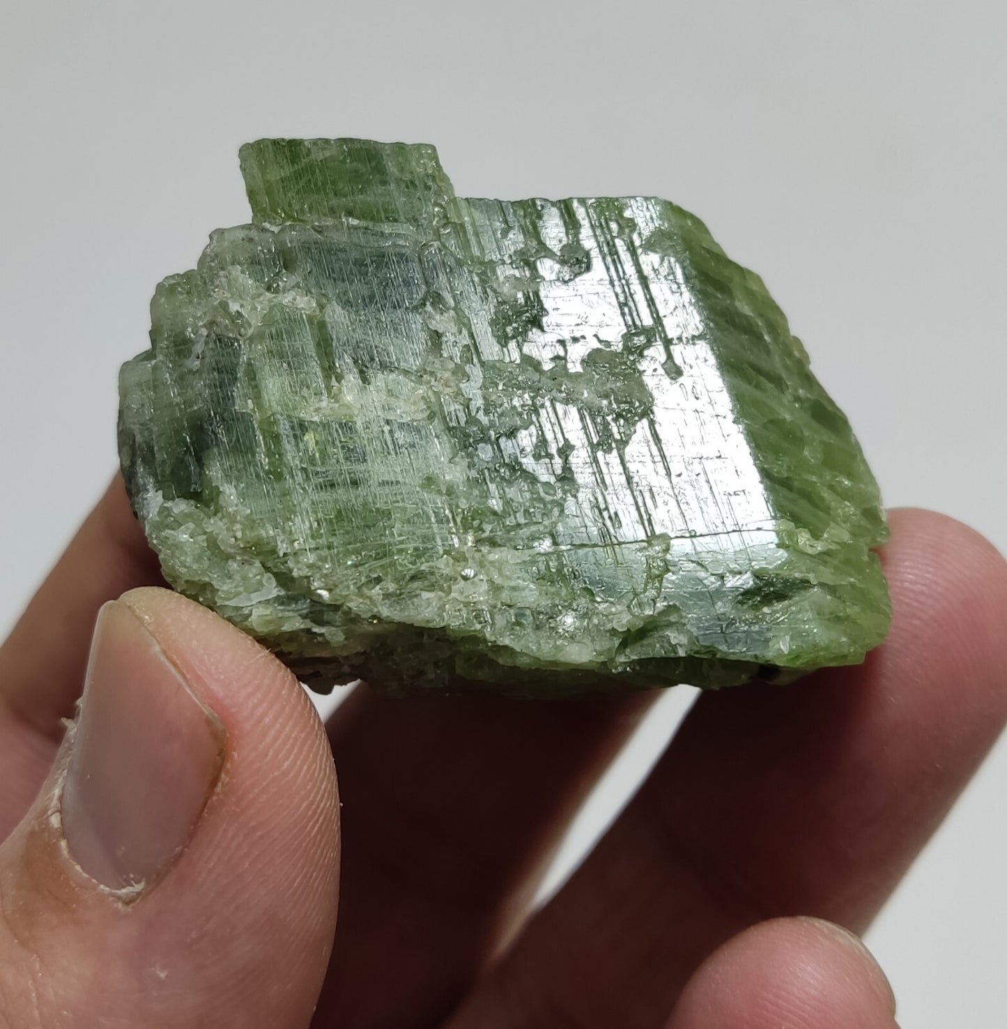 An amazing specimen of diopside crystal 71 grams