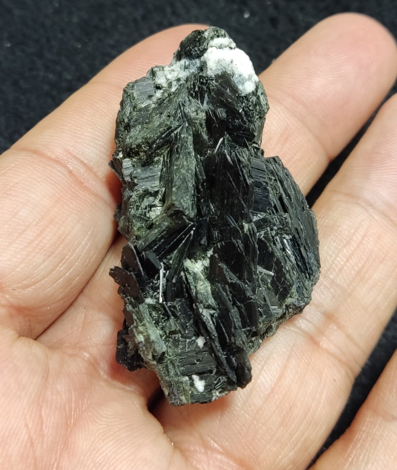 An aesthetic specimen of terminated aegirine crystal cluster 31 grams