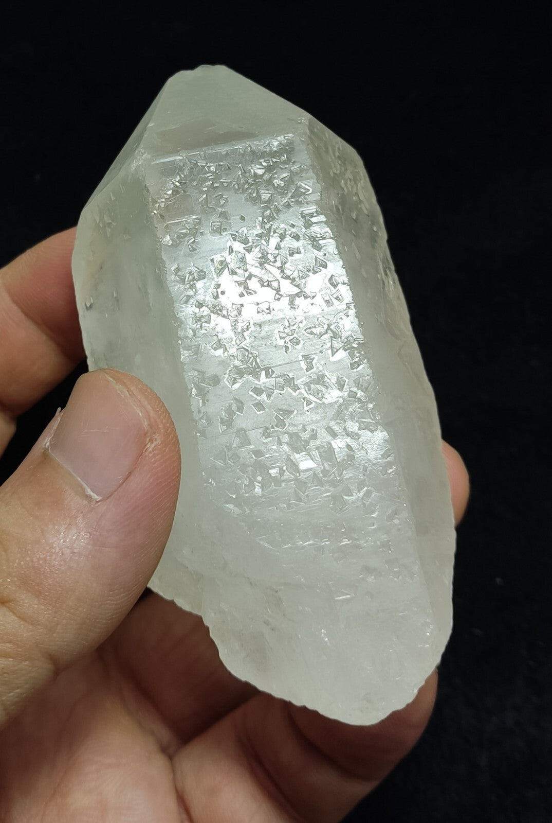 An Aesthetic terminated specimen of Quartz crystal 216 grams