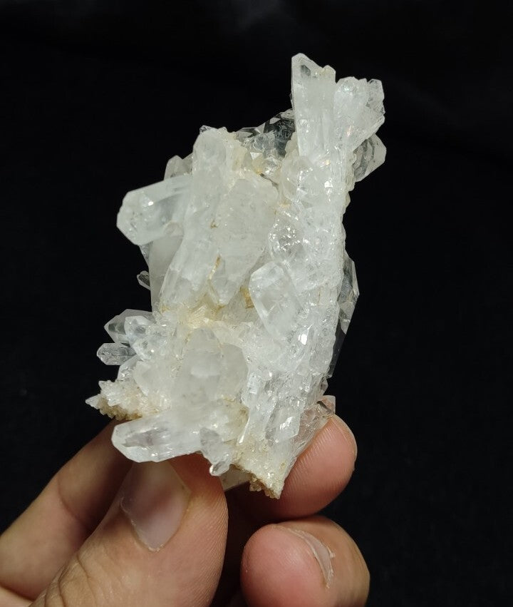 A Very Aesthetic Faden Like Quartz Cluster 80 grams