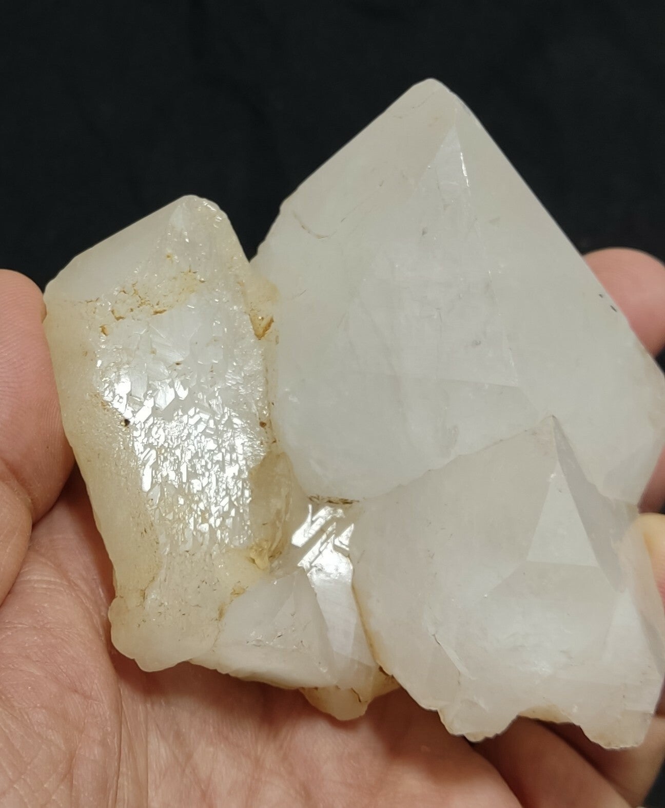 A very Aesthetic Natural beautifully terminated Quartz crystal 266 grams